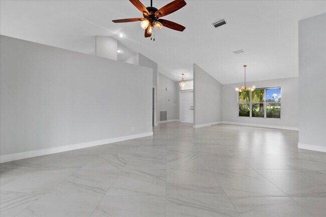 Building Photo - 15575 Woodmar Ct