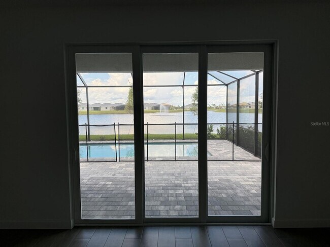 Building Photo - 7913 Lakes Edge Lane