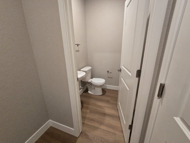 Building Photo - 4824 River Roads Dr