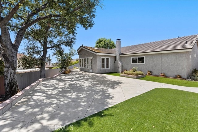 Building Photo - 17592 Jennifer Dr