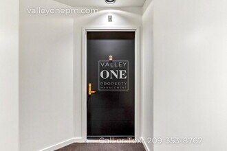 Building Photo - Panoramic San Francisco Bay Views and Unbe...