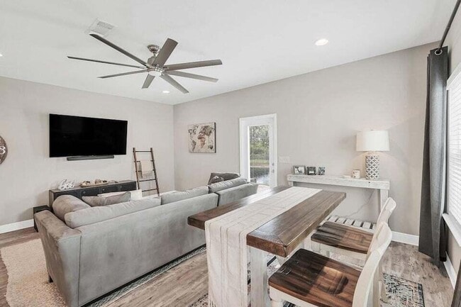 Building Photo - 89 Crossing Ln