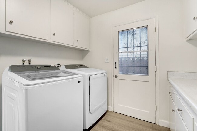 Building Photo - Beautifully rehabbed Highland Park Home!