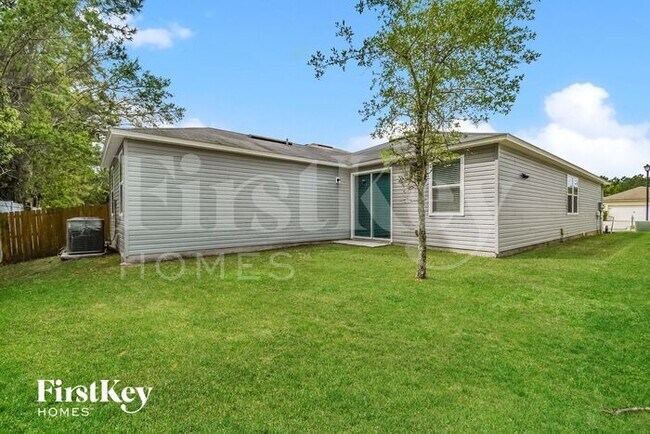Building Photo - 11990 Alexandra Dr