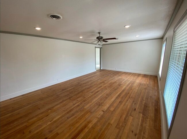 Building Photo - 1011 Walnut St