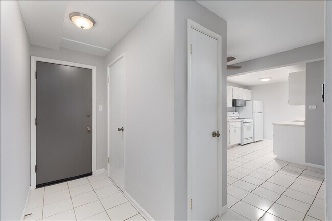 Building Photo - 5740 East Ave