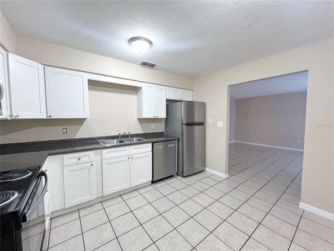 Building Photo - 703 SW 69th Terrace