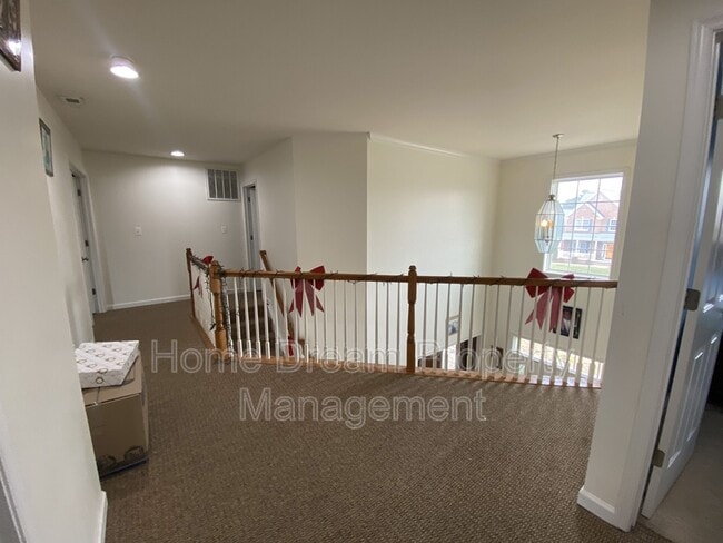 Building Photo - 11212 Katerina Dr S