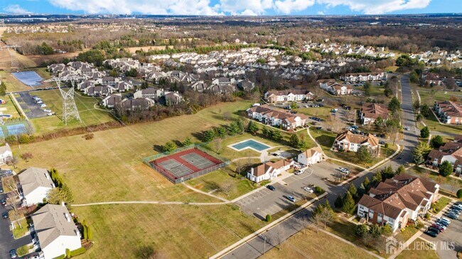 Building Photo - 13 Jill Ct