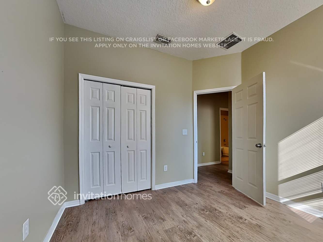 Building Photo - 11250 Creek Haven Dr