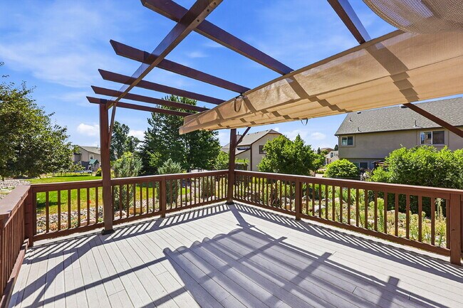 Building Photo - $3,040.95, 6 bed, 4 bath located in Colorado Springs