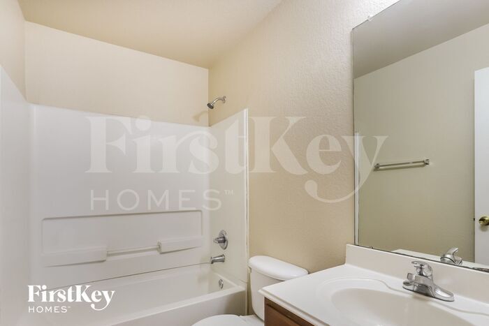 Building Photo - 4238 Heritagestone Dr