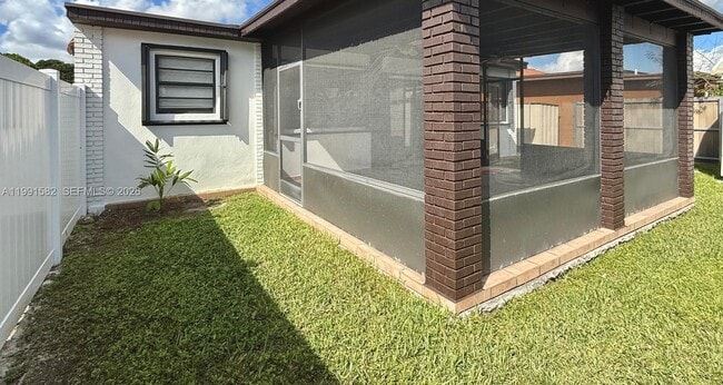 Building Photo - 1547 SW 137th Pl