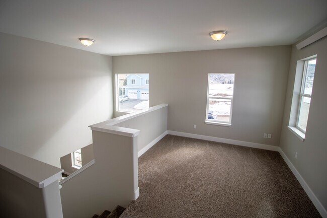 Bonus room at top of stairs - 84 Alpine Trl