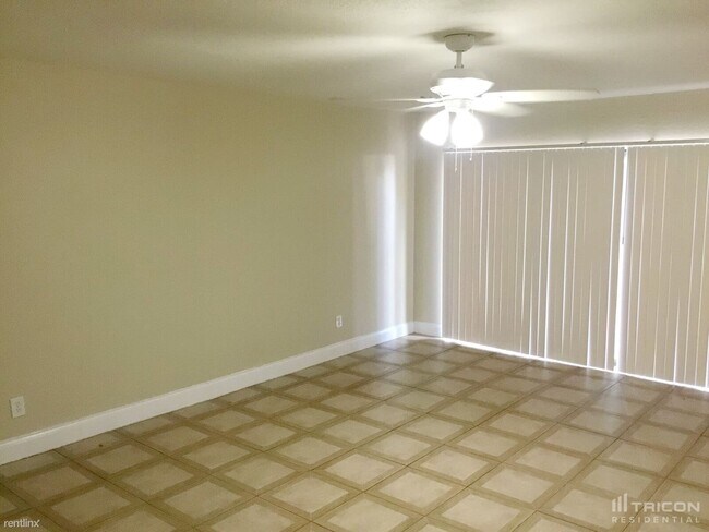 Building Photo - 215 NW 46th Ct