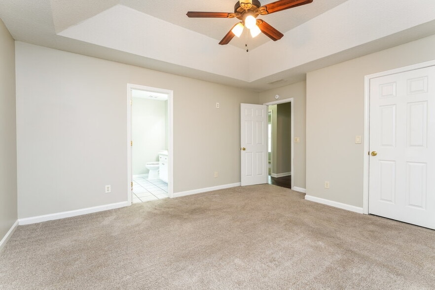 Building Photo - 4091 S Fork Dr