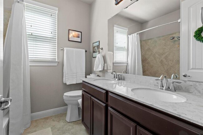 Building Photo - 4320 Tanglewood Estates Dr