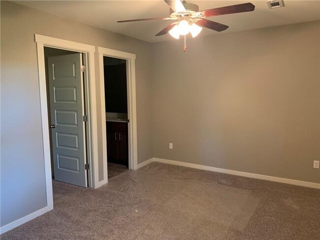 Building Photo - Netzel Properties, LLC - 601 (AN*)