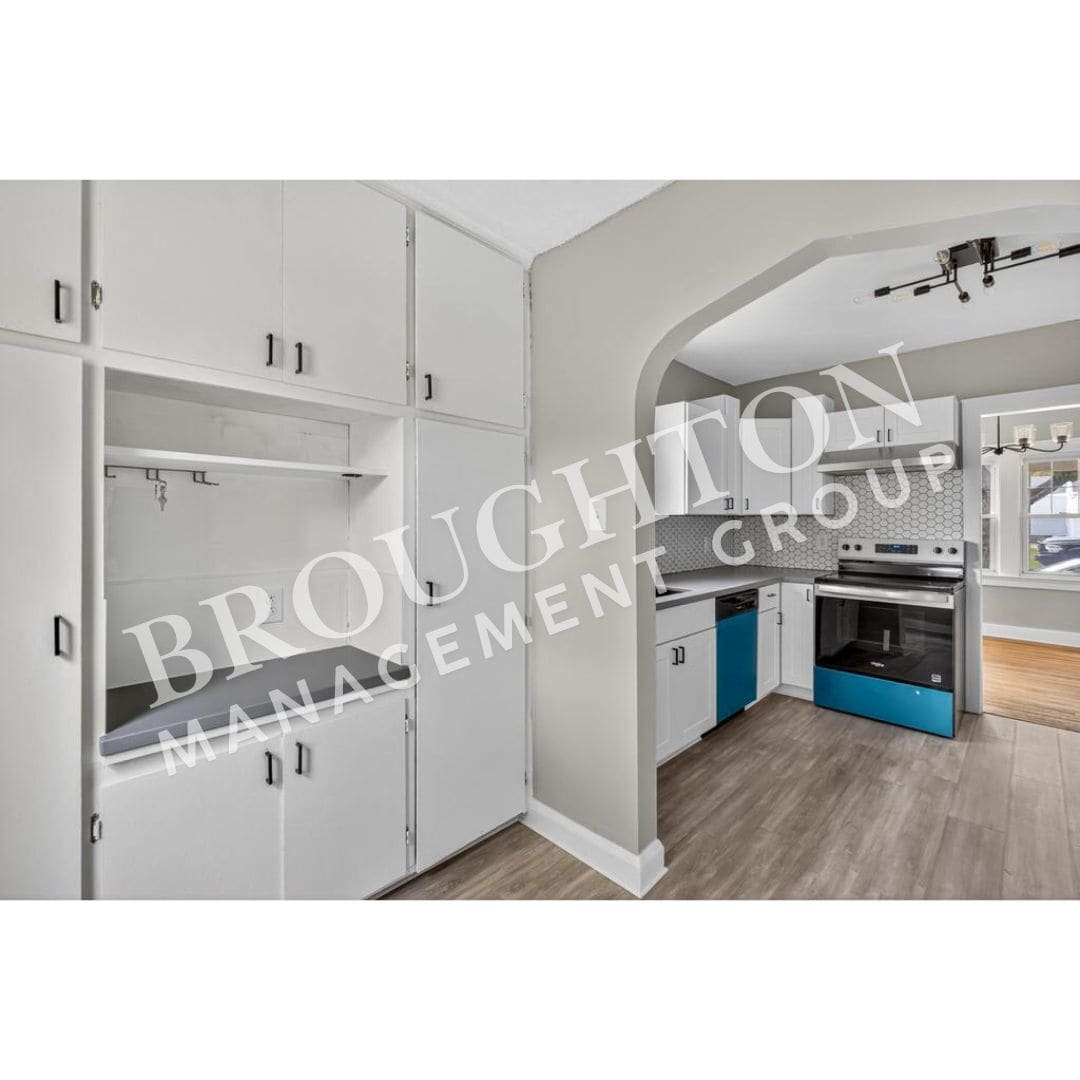 Building Photo - 5848 Acoma Dr