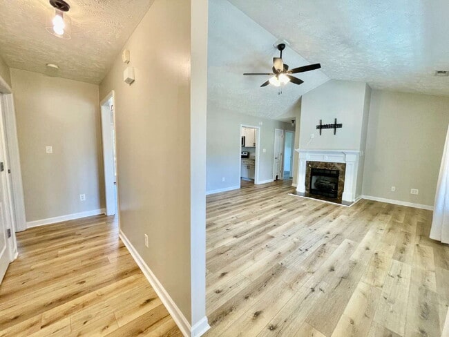 Building Photo - 3-Bed, 2-Bath Nest With Bonus Room In Faye...