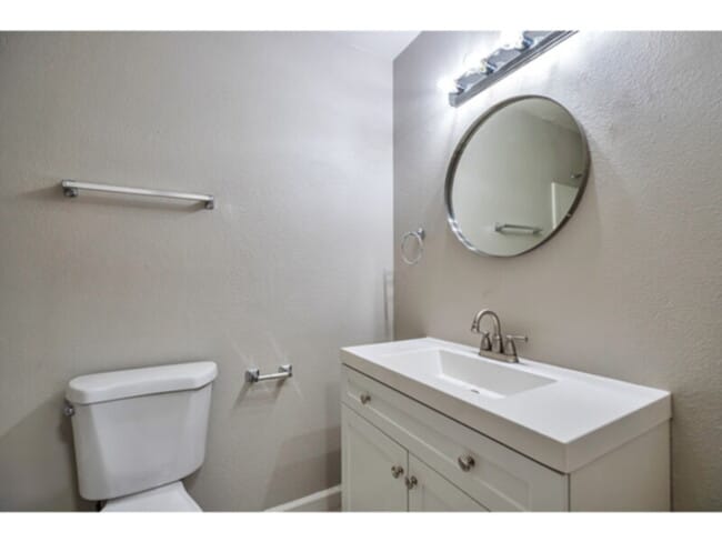 Building Photo - 5339 S Elati St