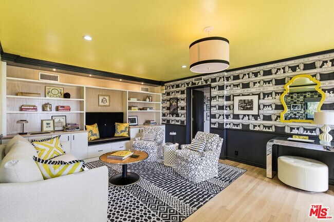 Building Photo - 6203 Temple Hill Dr