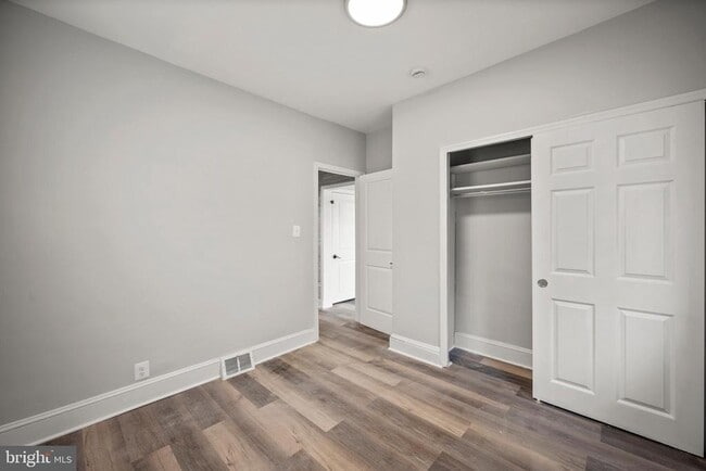 Building Photo - 8807 Fearne Ave