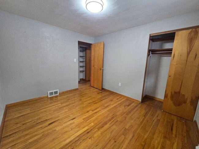 Building Photo - 3 Bedroom Home - Conveniently Located in N...