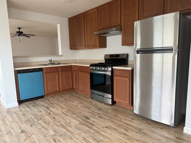 Building Photo - 3039 Legends York Dr