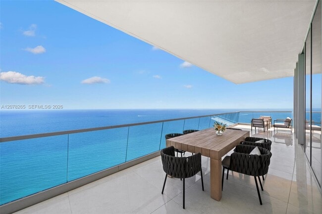 Building Photo - 18501 Collins Ave
