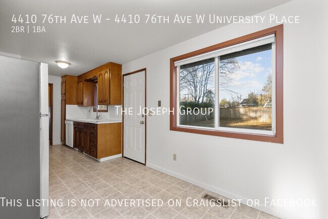 Building Photo - Sun-filled 2BD/1BA in University Place Duplex