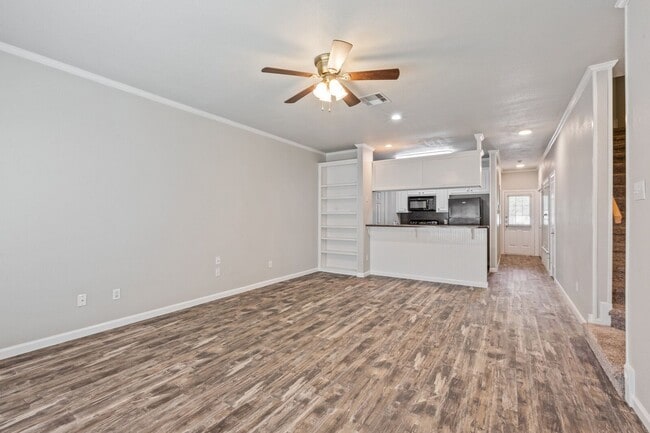 Building Photo - 3 Bedroom 3 Bath gated community in Baylor Bubble