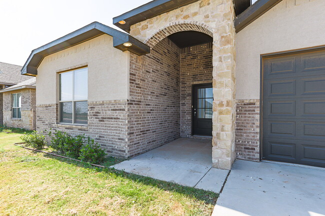 Building Photo - Wonderful 3/2 in Wolfforth!!!