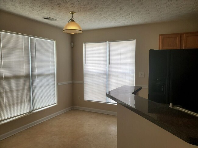 Building Photo - Open House 9/26/2025 Friday @6:00until 6:30PM