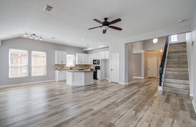 Building Photo - 12935 Northpointe Bend Dr