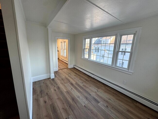 Building Photo - 195 Court St