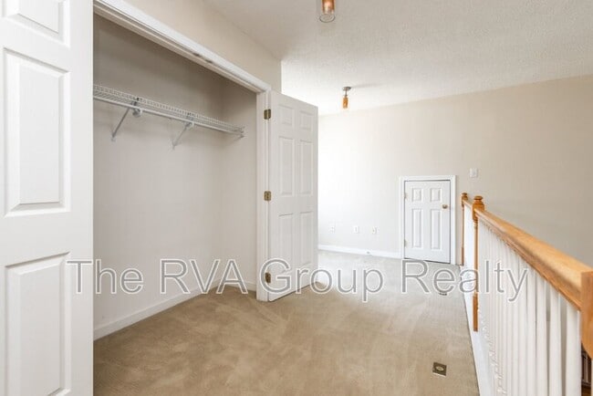 Building Photo - 10528 Runnymeade Dr