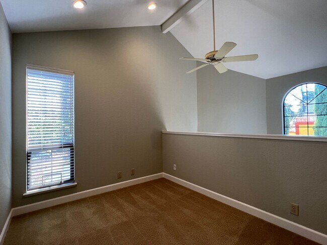 Building Photo - Chic Campbell End Unit Townhouse with 2 Bedrooms, Loft & 2.5 Baths