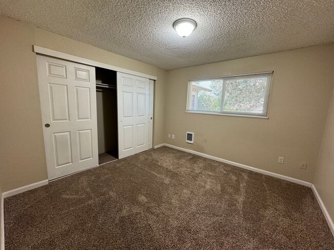 Building Photo - 18895 NW Shadow Ln