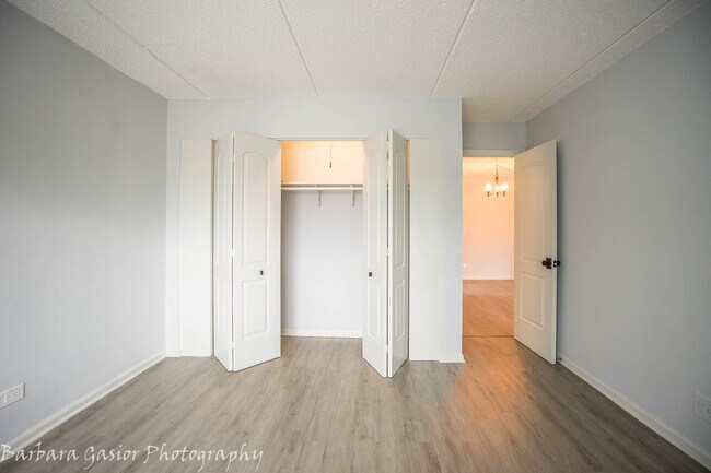 Building Photo - 835 Pearson St