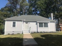 Building Photo - 306 West Ave