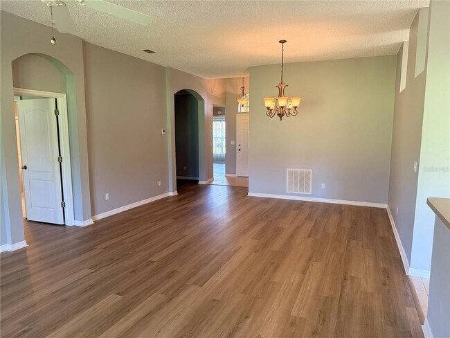 Building Photo - 2217 Brookfield Greens Cir