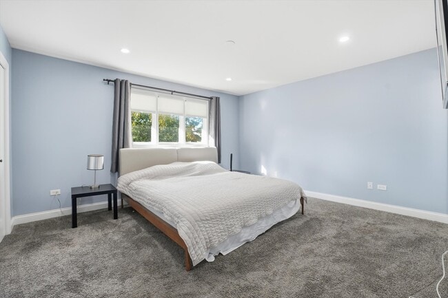 Building Photo - 13141 W Stonewood Dr