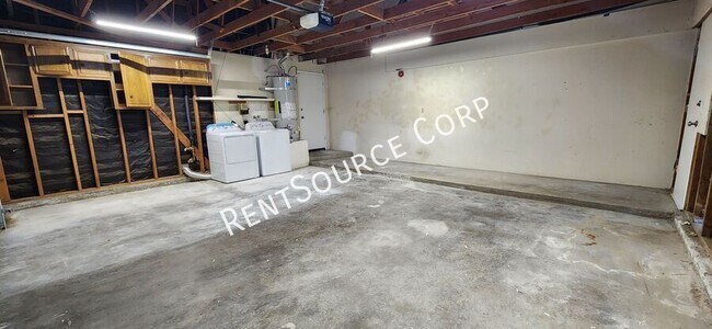 Building Photo - 3130 Stevey St