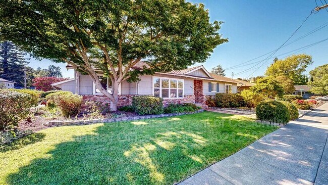 Building Photo - 1827 Creekside Rd