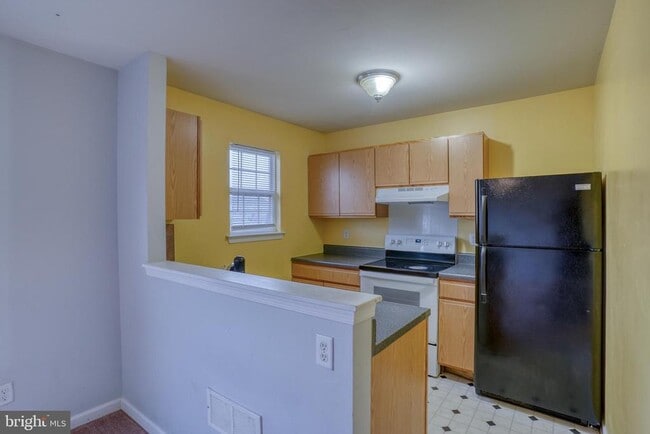 Building Photo - 407 Champs Ln