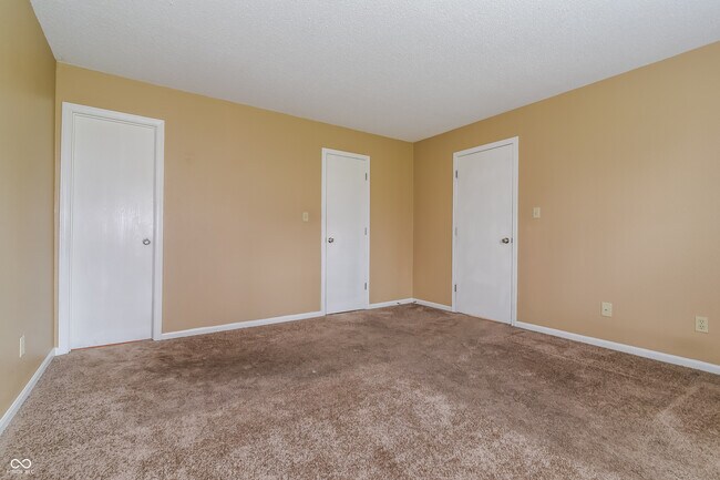 Building Photo - 7467 Grandview Dr