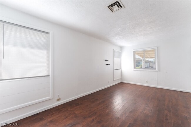 Building Photo - 1108 Tumbleweed Ave