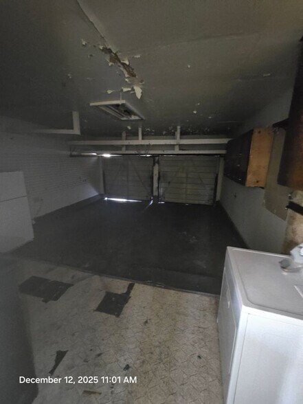 Building Photo - 617 S 1st St