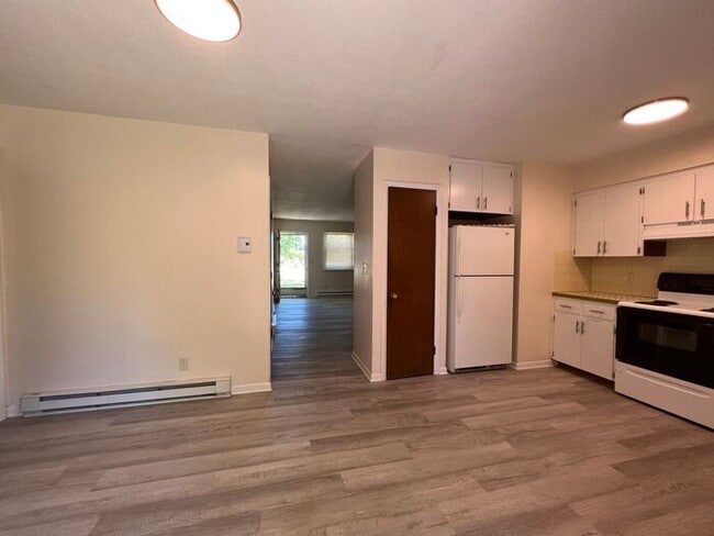 Building Photo - Updated 2 bedroom in Stevensville